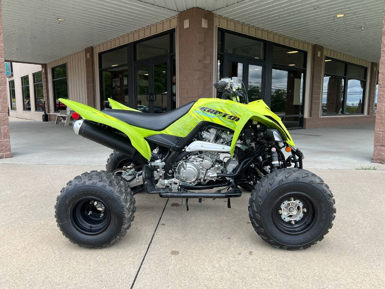 A photo of this 2025 Yamaha Raptor 700R SE