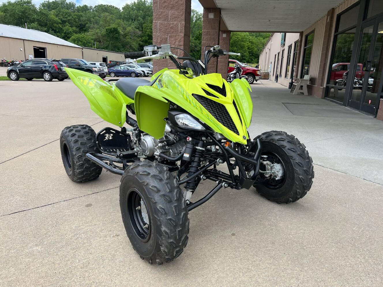 A photo of this 2025 Yamaha Raptor 700R SE
