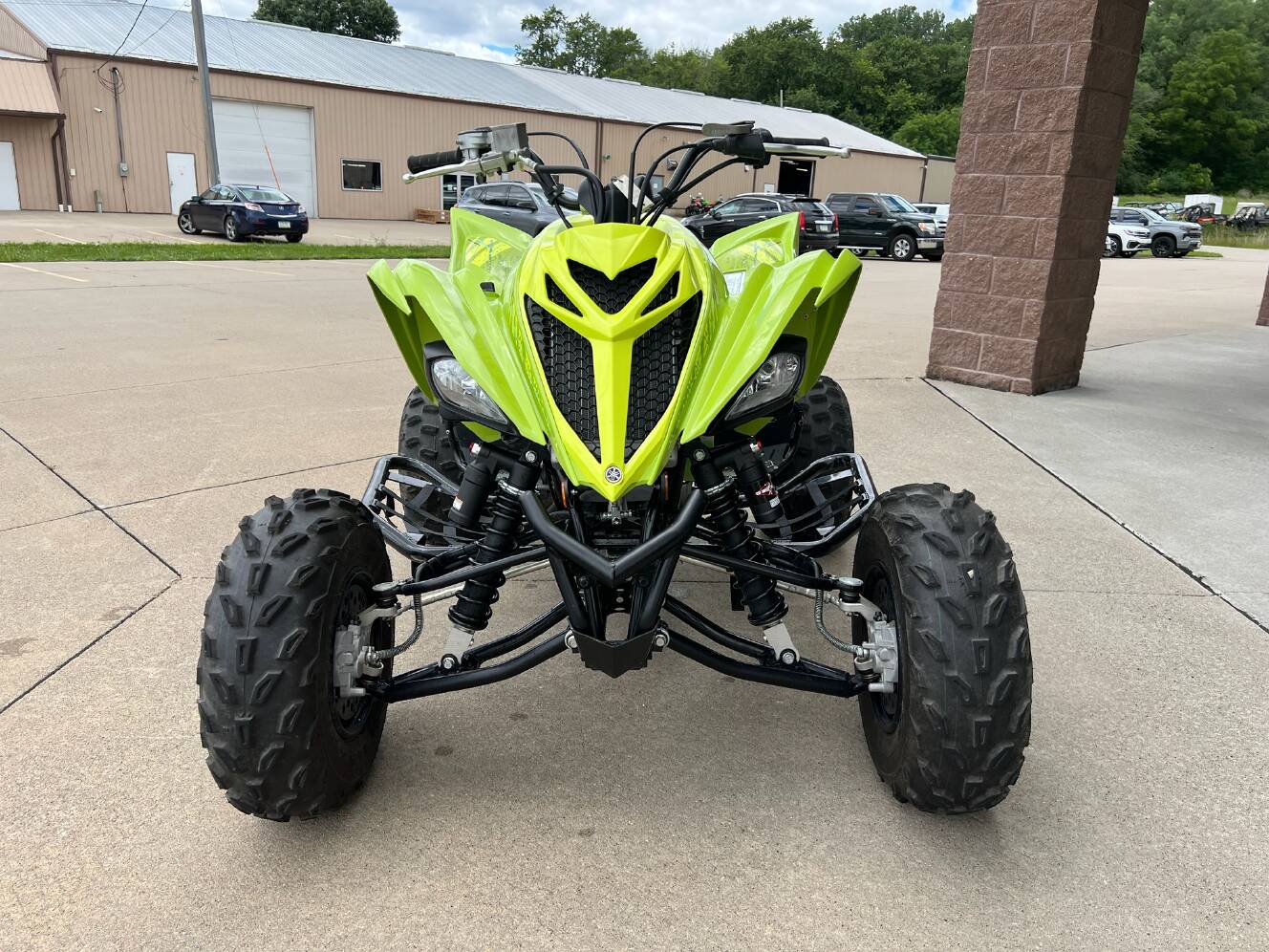 A photo of this 2025 Yamaha Raptor 700R SE