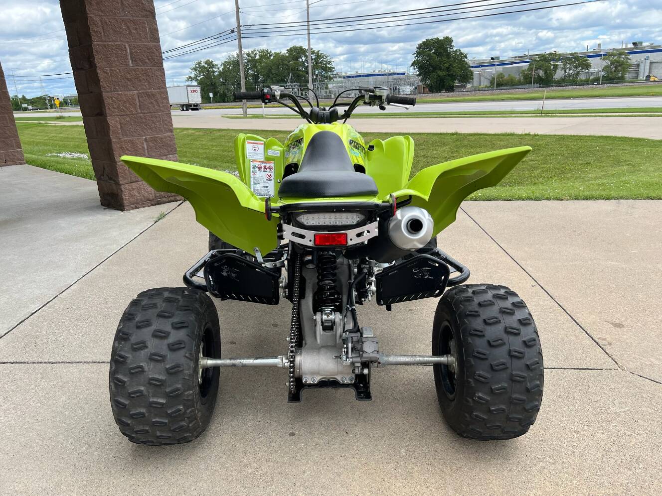 A photo of this 2025 Yamaha Raptor 700R SE