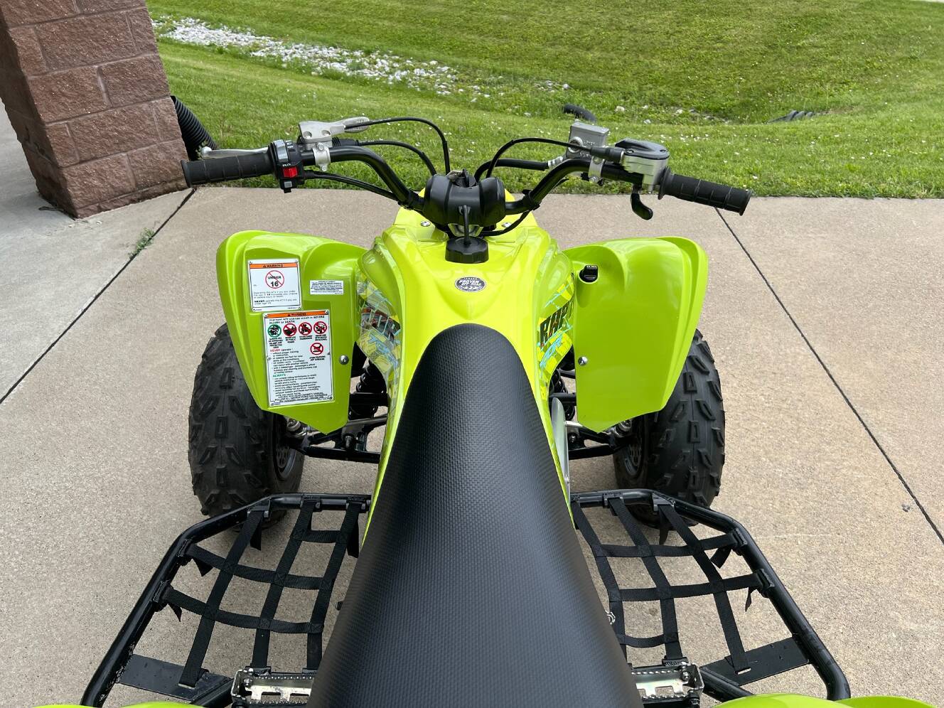 A photo of this 2025 Yamaha Raptor 700R SE