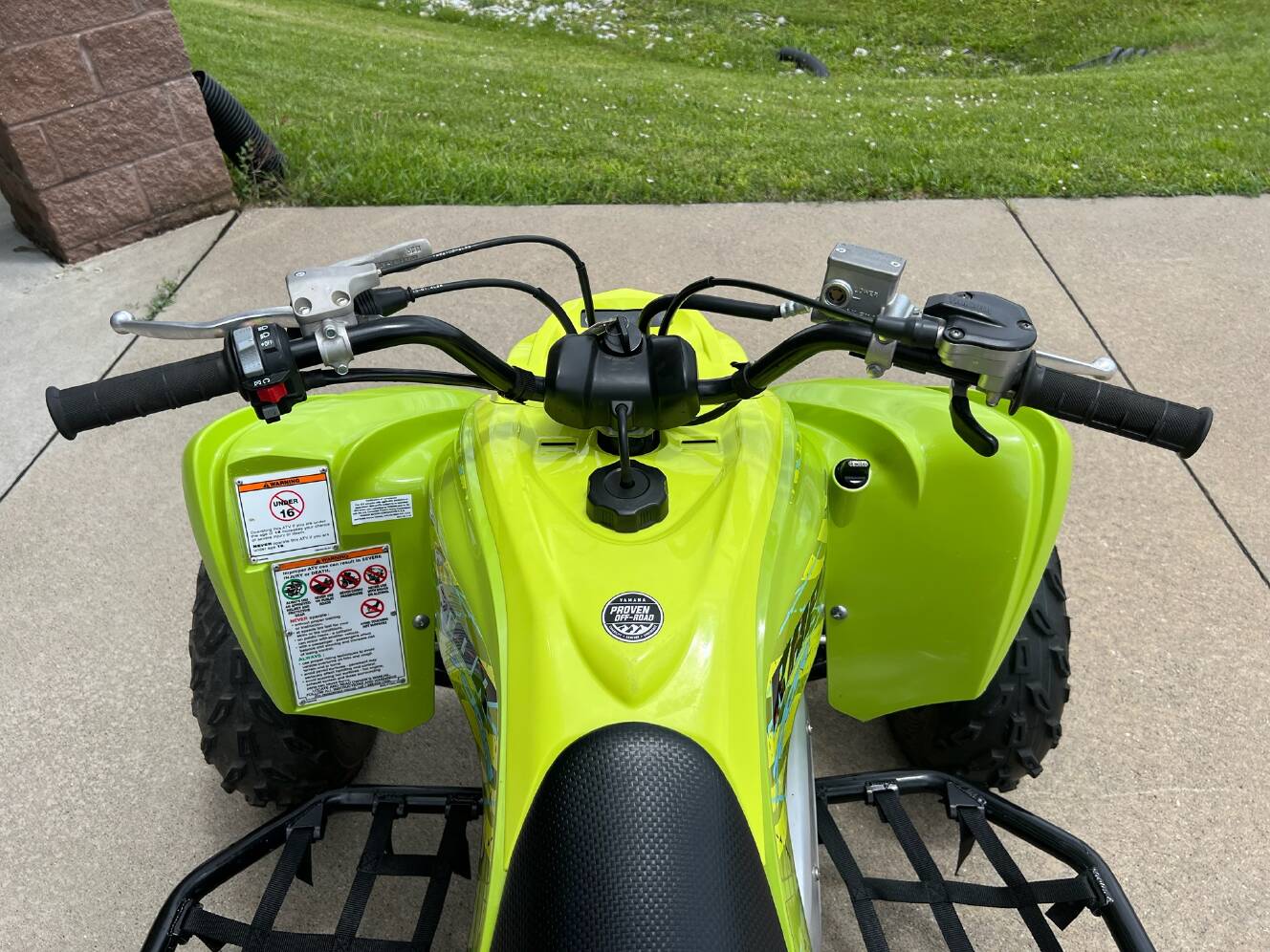 A photo of this 2025 Yamaha Raptor 700R SE
