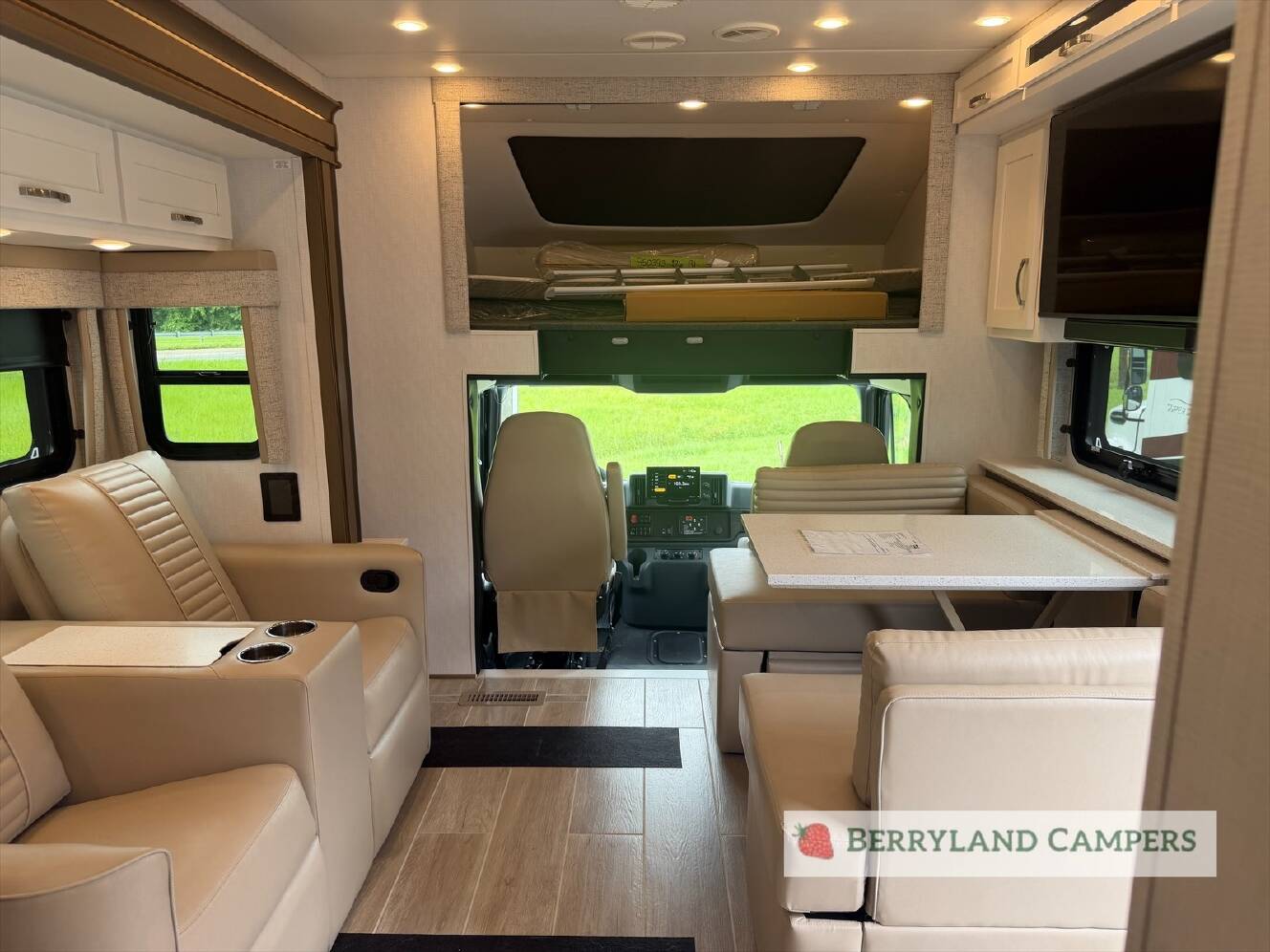 A photo of this 2027 Newmar Grand Star 3444