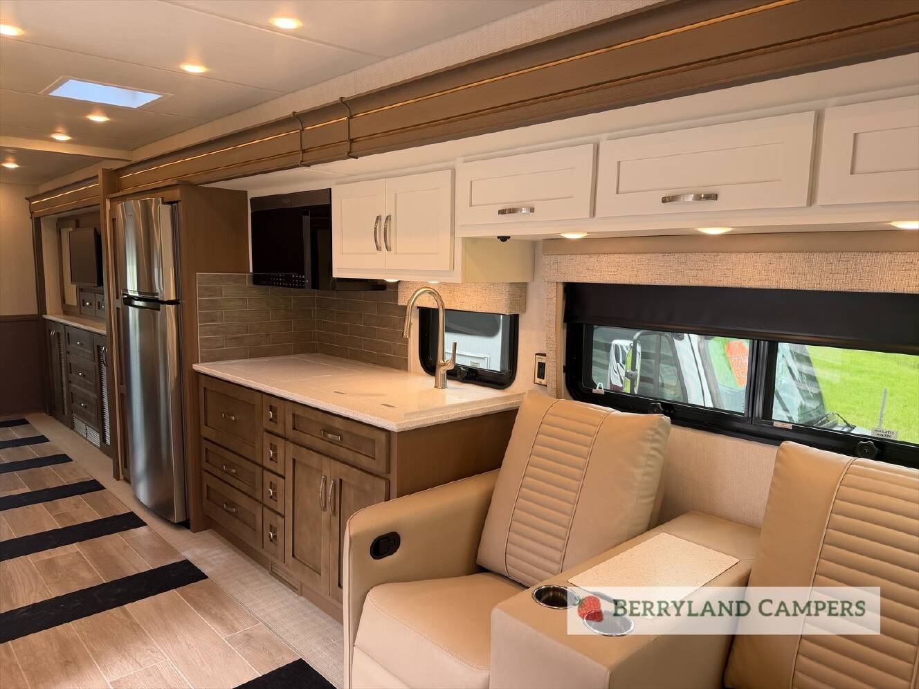 A photo of this 2027 Newmar Grand Star 3444