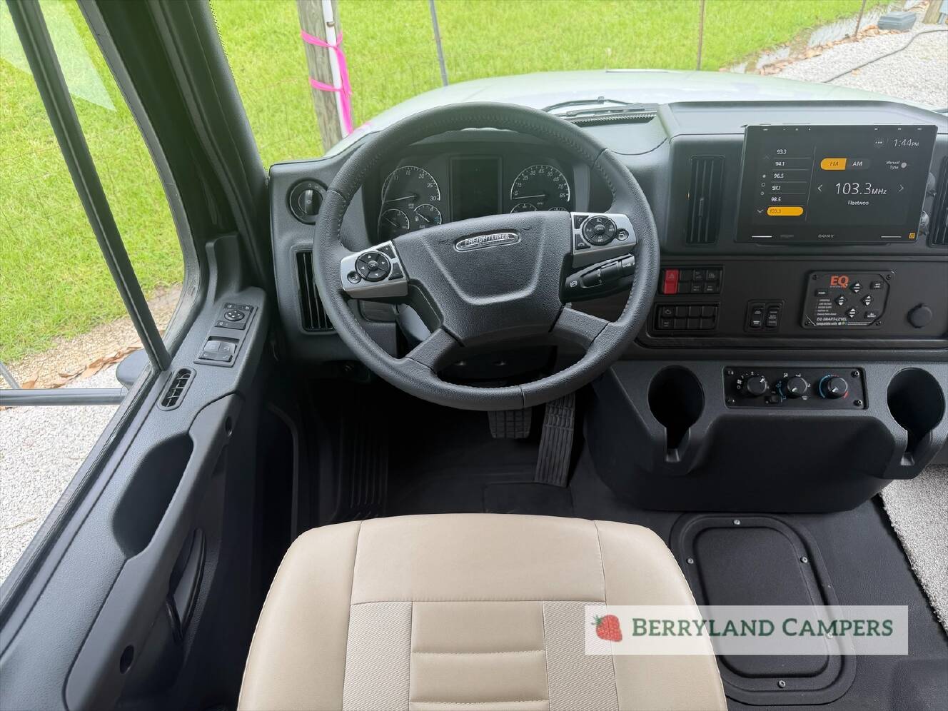 A photo of this 2027 Newmar Grand Star 3444