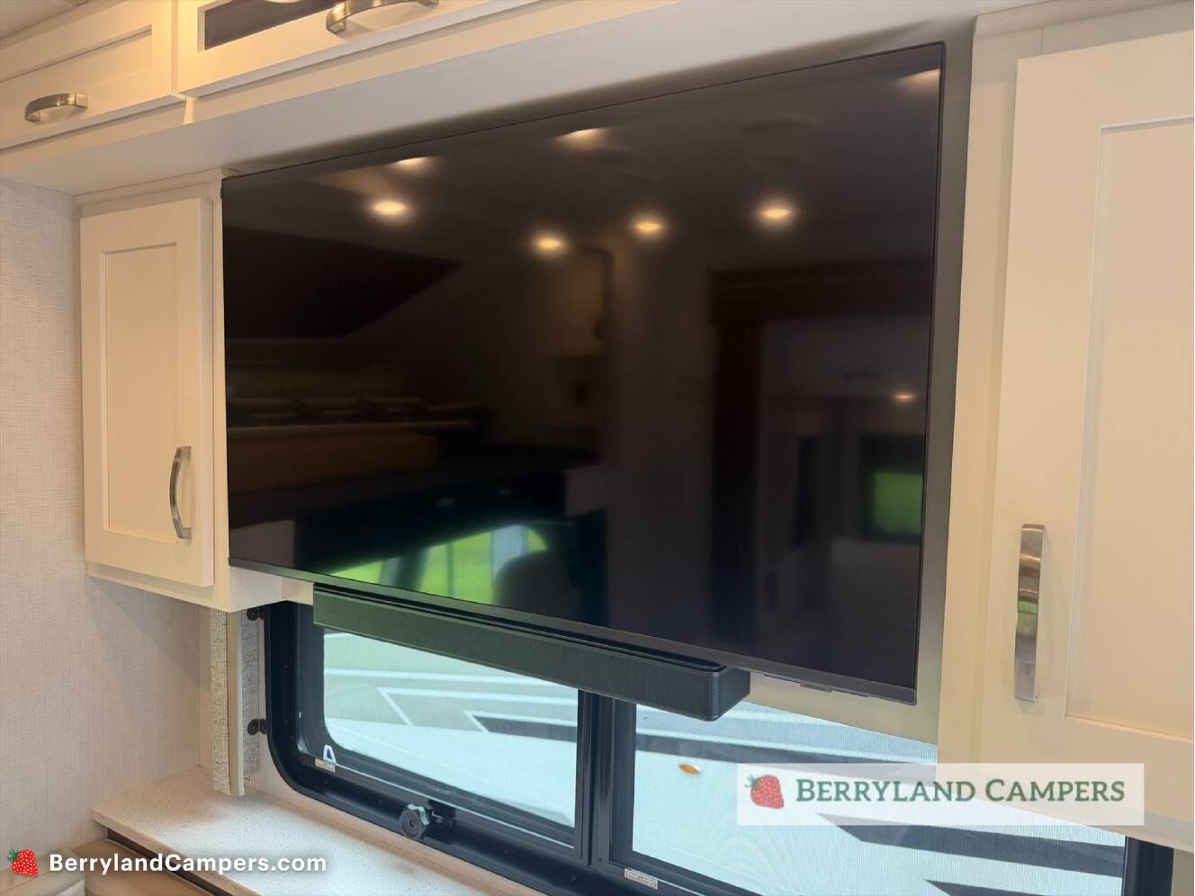 A photo of this 2027 Newmar Grand Star 3444
