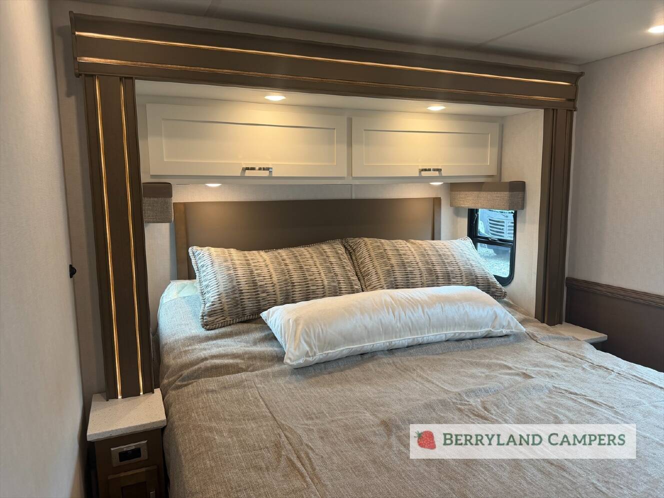 A photo of this 2027 Newmar Grand Star 3444