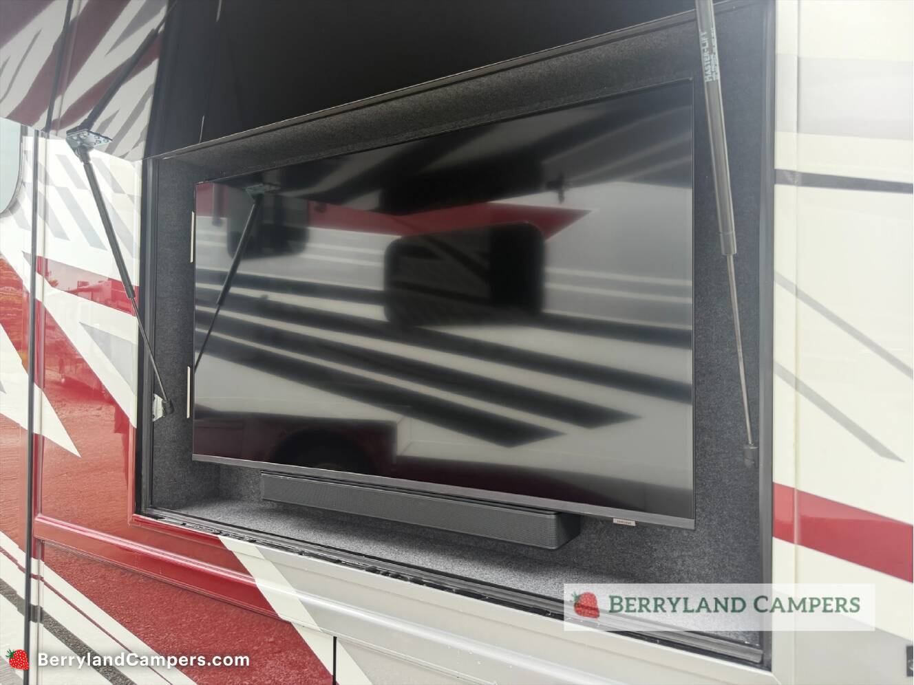 A photo of this 2027 Newmar Grand Star 3444