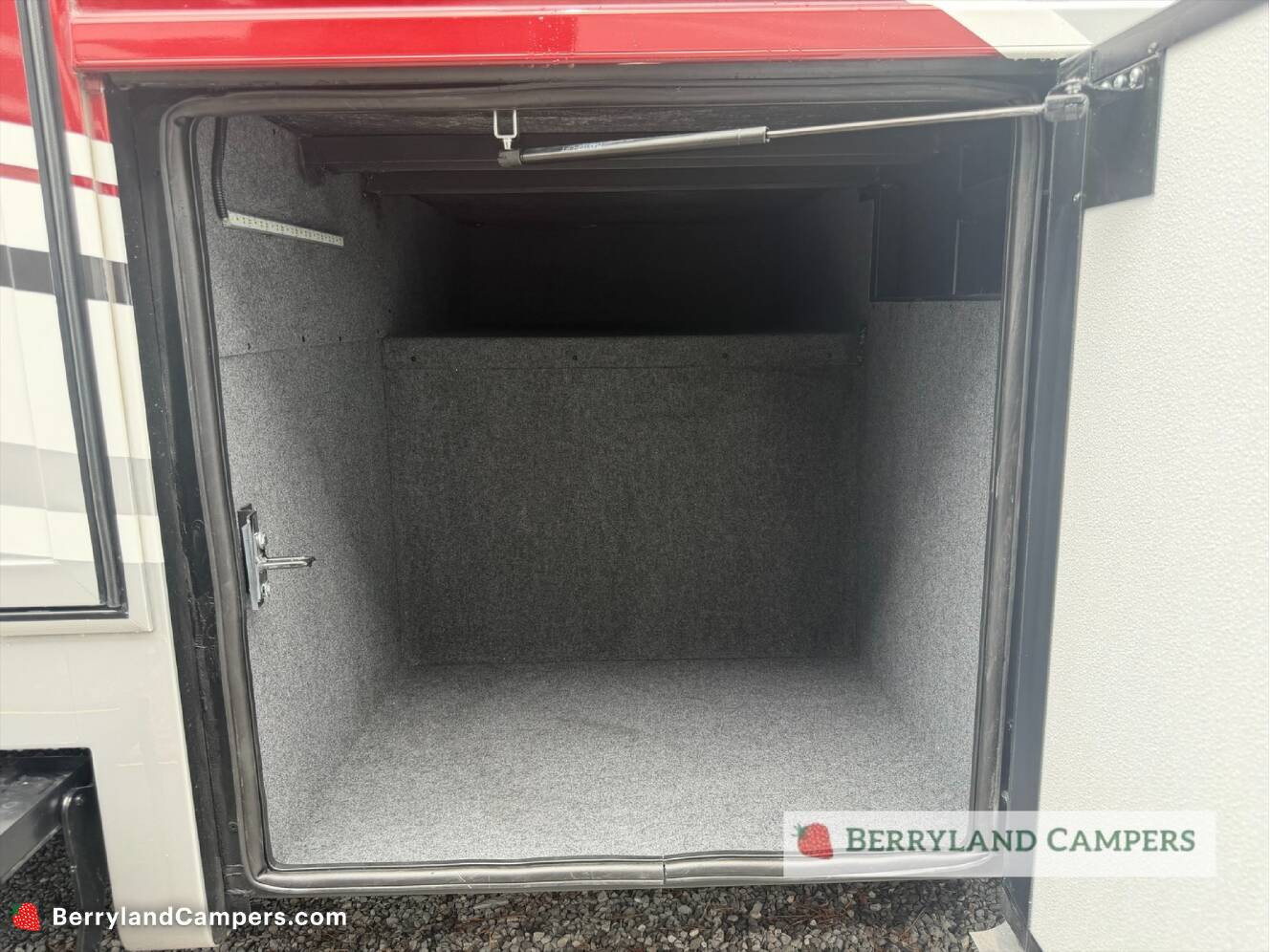 A photo of this 2027 Newmar Grand Star 3444