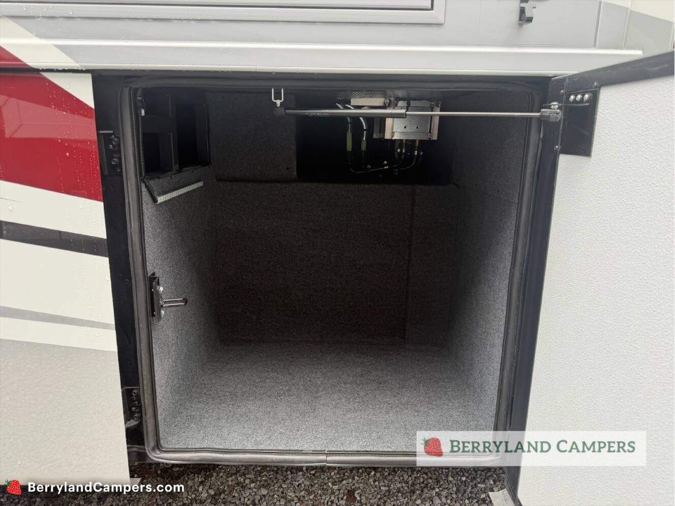 A photo of this 2027 Newmar Grand Star 3444