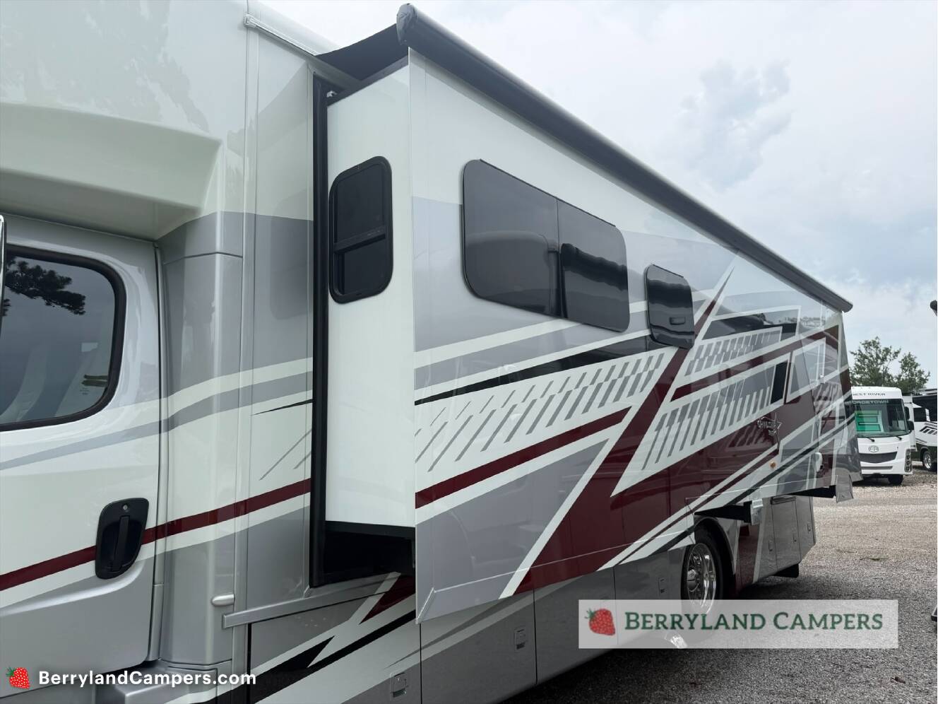 A photo of this 2027 Newmar Grand Star 3444