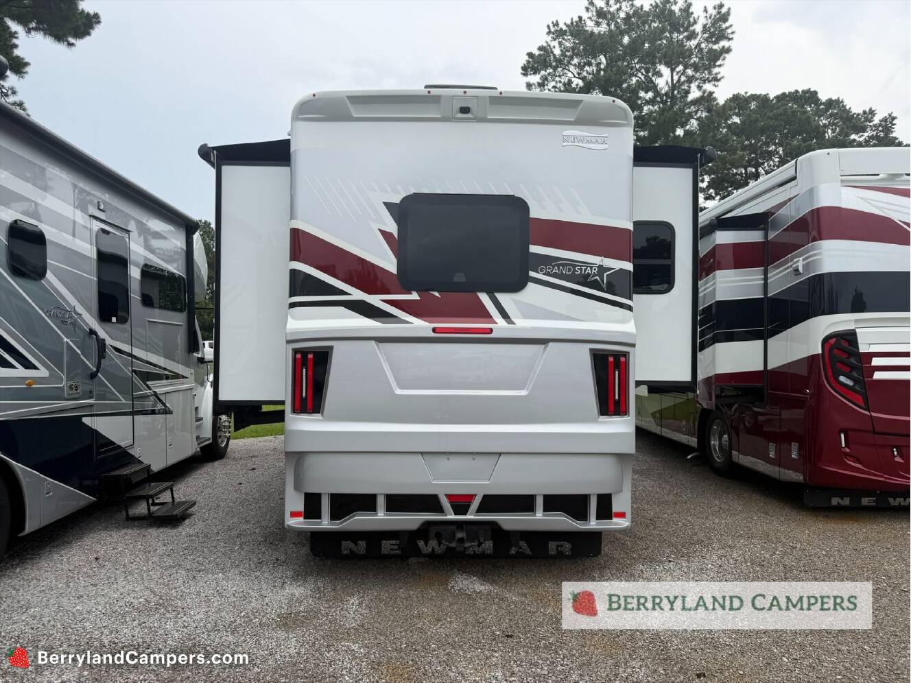A photo of this 2027 Newmar Grand Star 3444