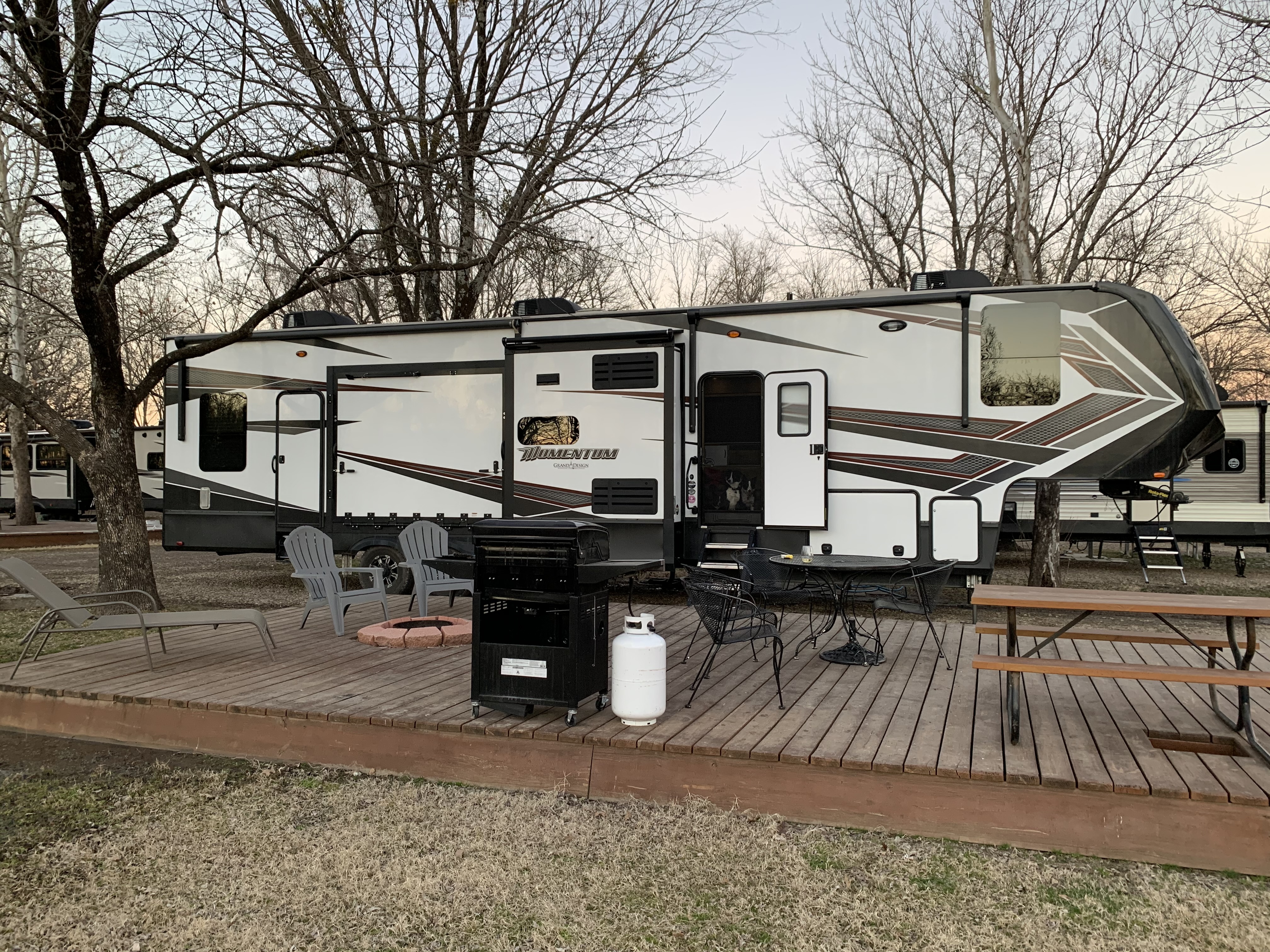 2019 Grand Design MOMENTUM M-CLASS 399TH RV