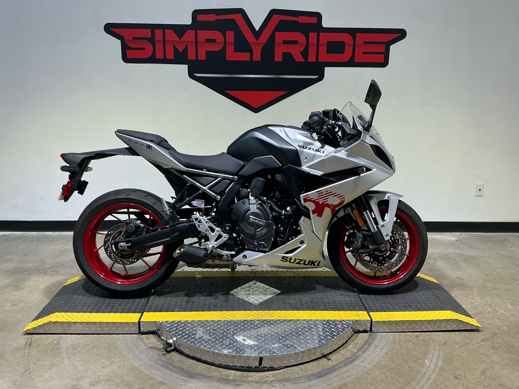 2024 Suzuki GSX-8R 8R in Eden Prairie, MN