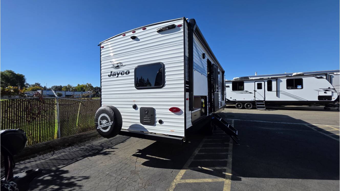 A photo of this 2026 Jayco Jay Flight SLX 263BHSW