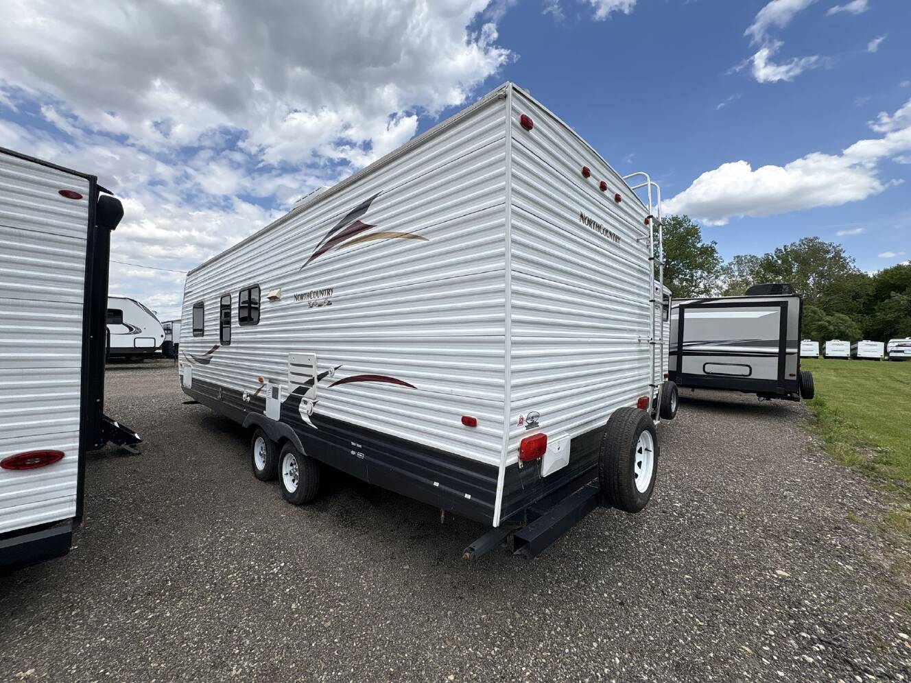 A photo of this 2011 Thor HEARTLAND TRAILRUNNER 250SK