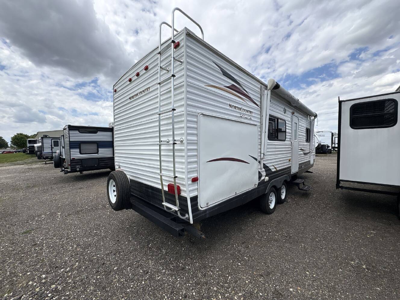 A photo of this 2011 Thor HEARTLAND TRAILRUNNER 250SK