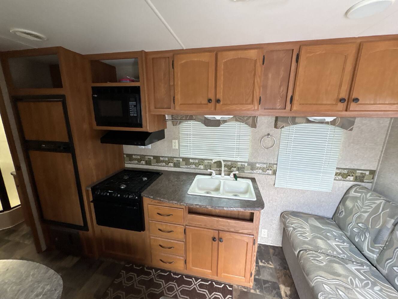 A photo of this 2011 Thor HEARTLAND TRAILRUNNER 250SK