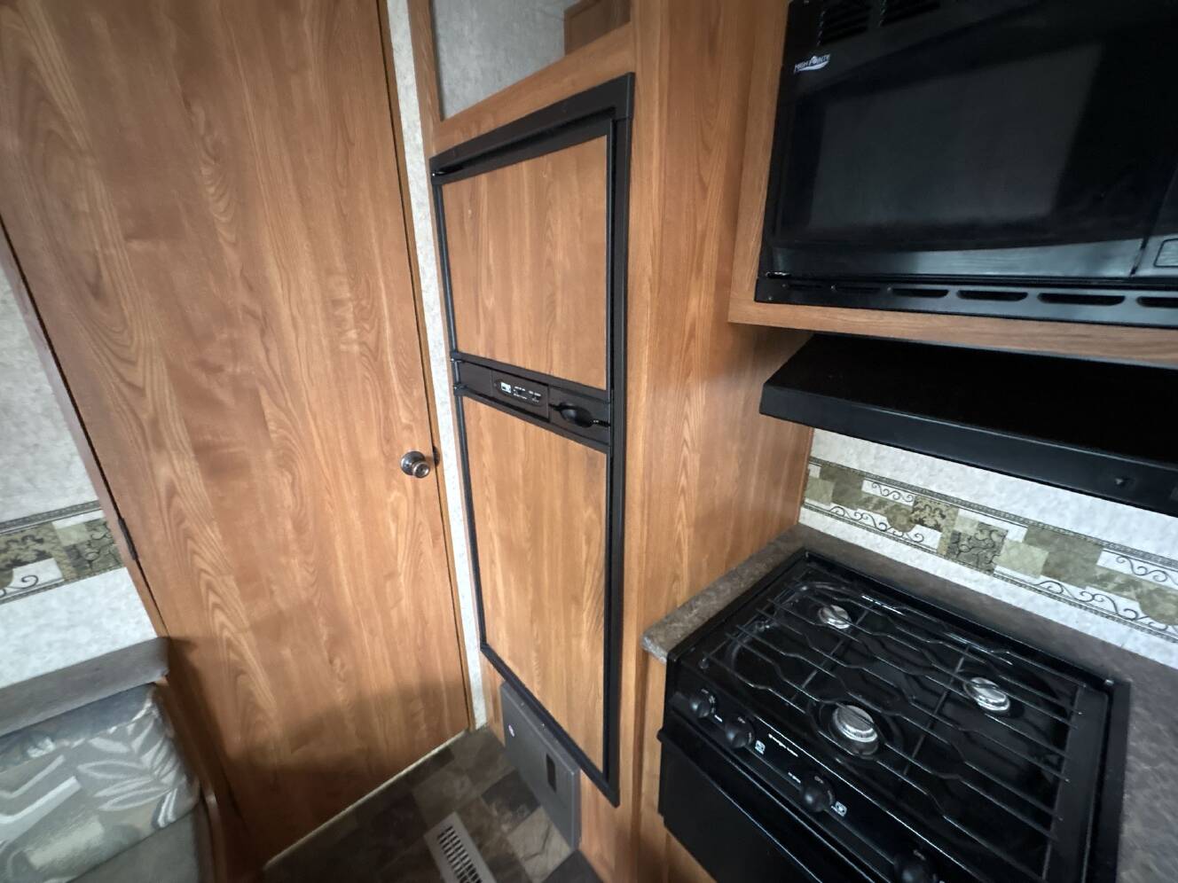 A photo of this 2011 Thor HEARTLAND TRAILRUNNER 250SK