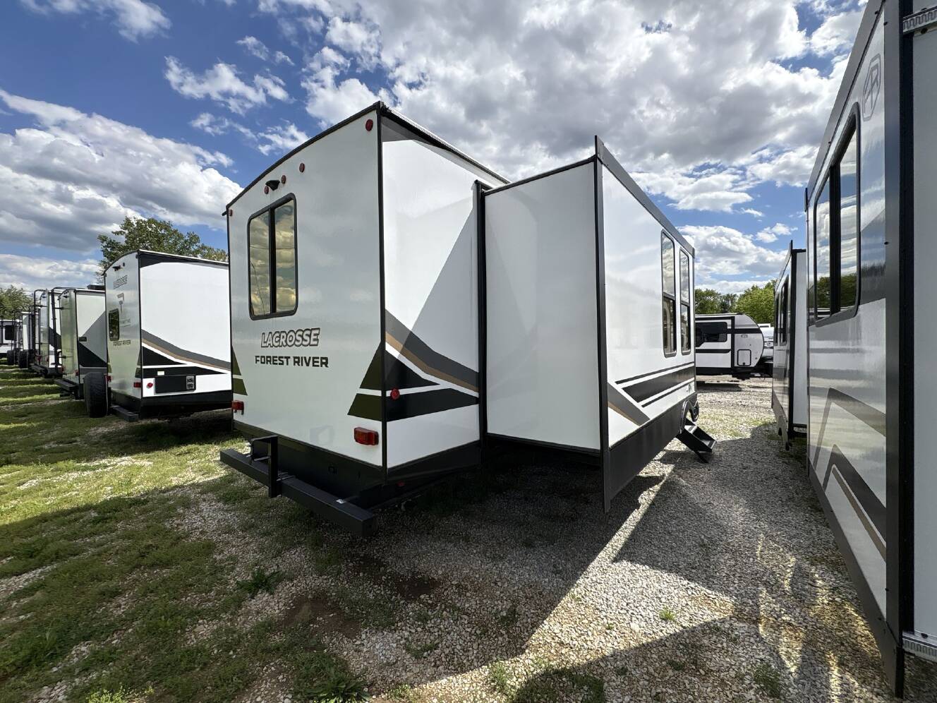 A photo of this 2026 Prime Time LaCrosse 3411RK