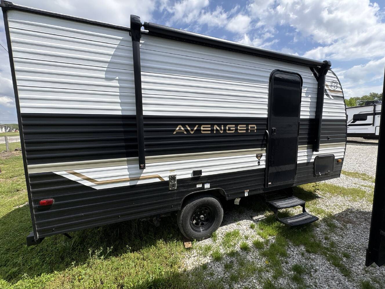 A photo of this 2026 Prime Time Avenger LT 16BHX