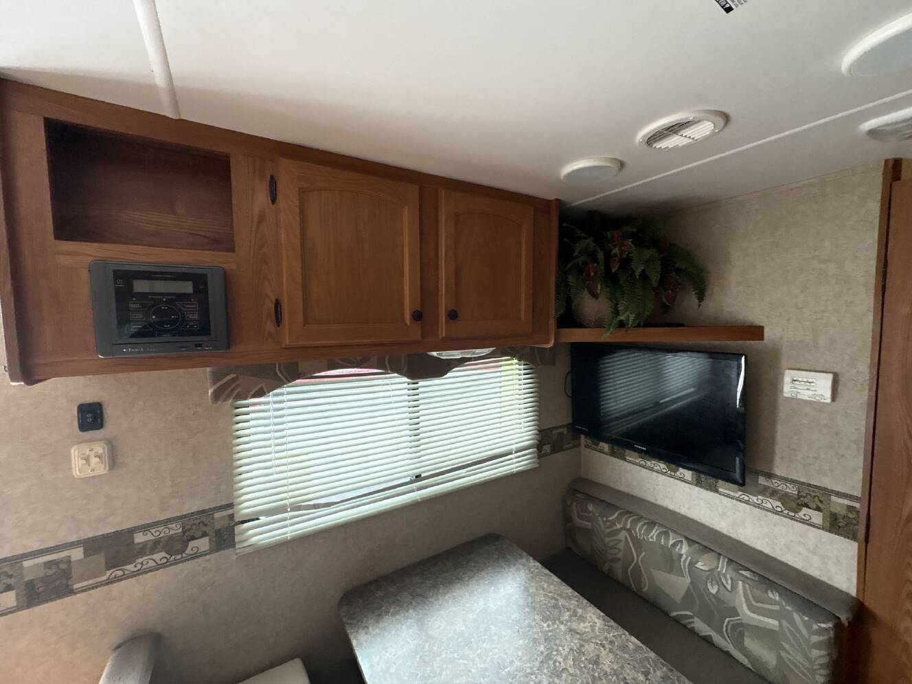 A photo of this 2011 Thor HEARTLAND TRAILRUNNER 250SK
