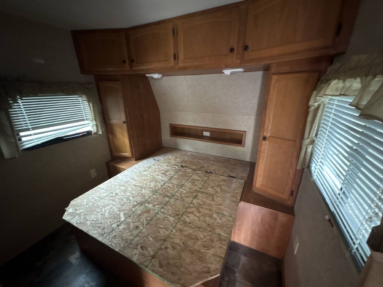 A photo of this 2011 Thor HEARTLAND TRAILRUNNER 250SK