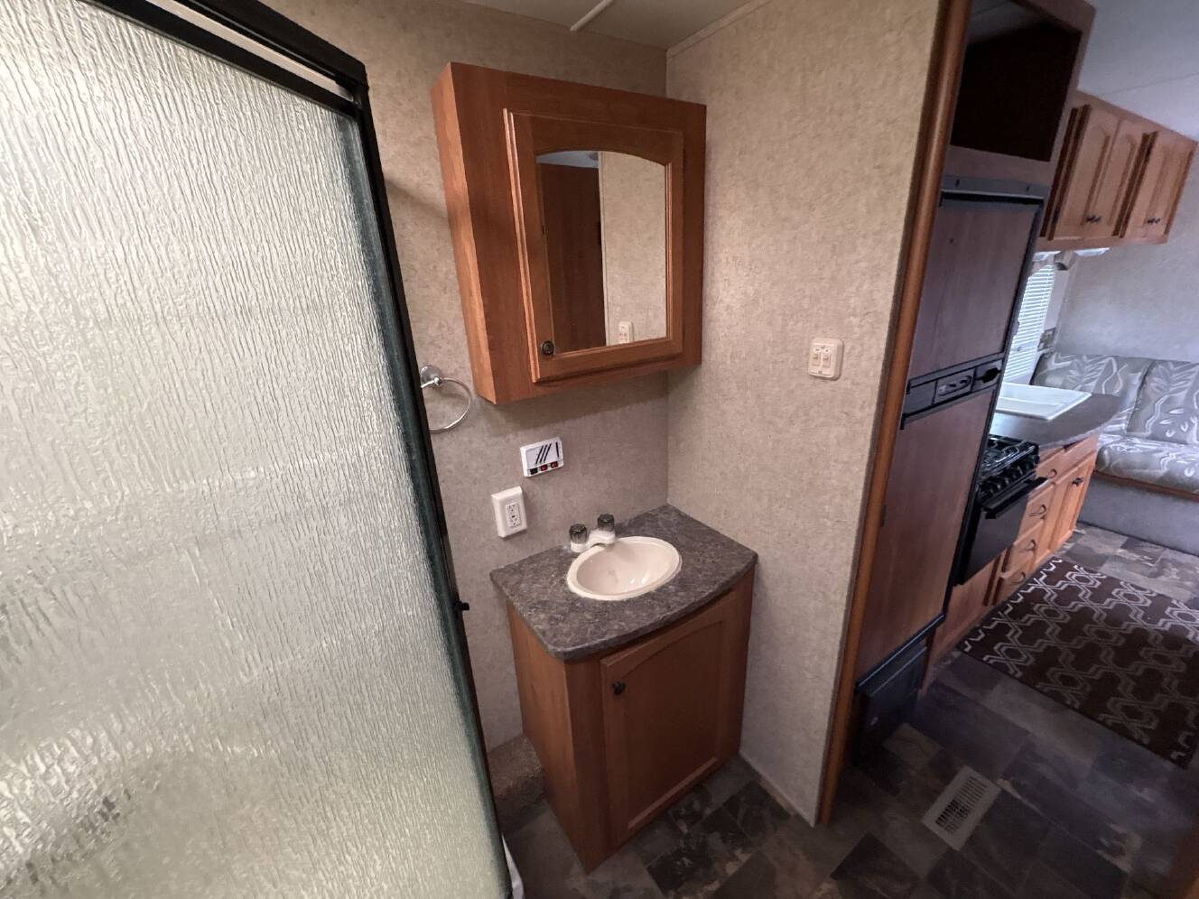 A photo of this 2011 Thor HEARTLAND TRAILRUNNER 250SK