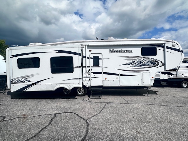 2010 Keystone Montana Hickory 3465SA in detroit lakes MN