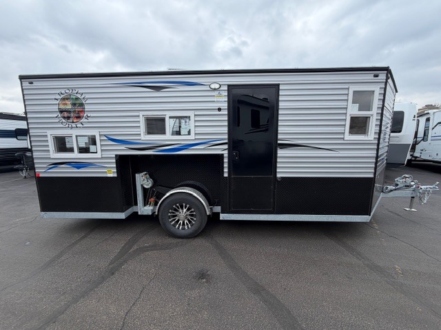 2027 Ice Castle Trophy Hunter 8x17 8 X 17V in detroit lakes MN