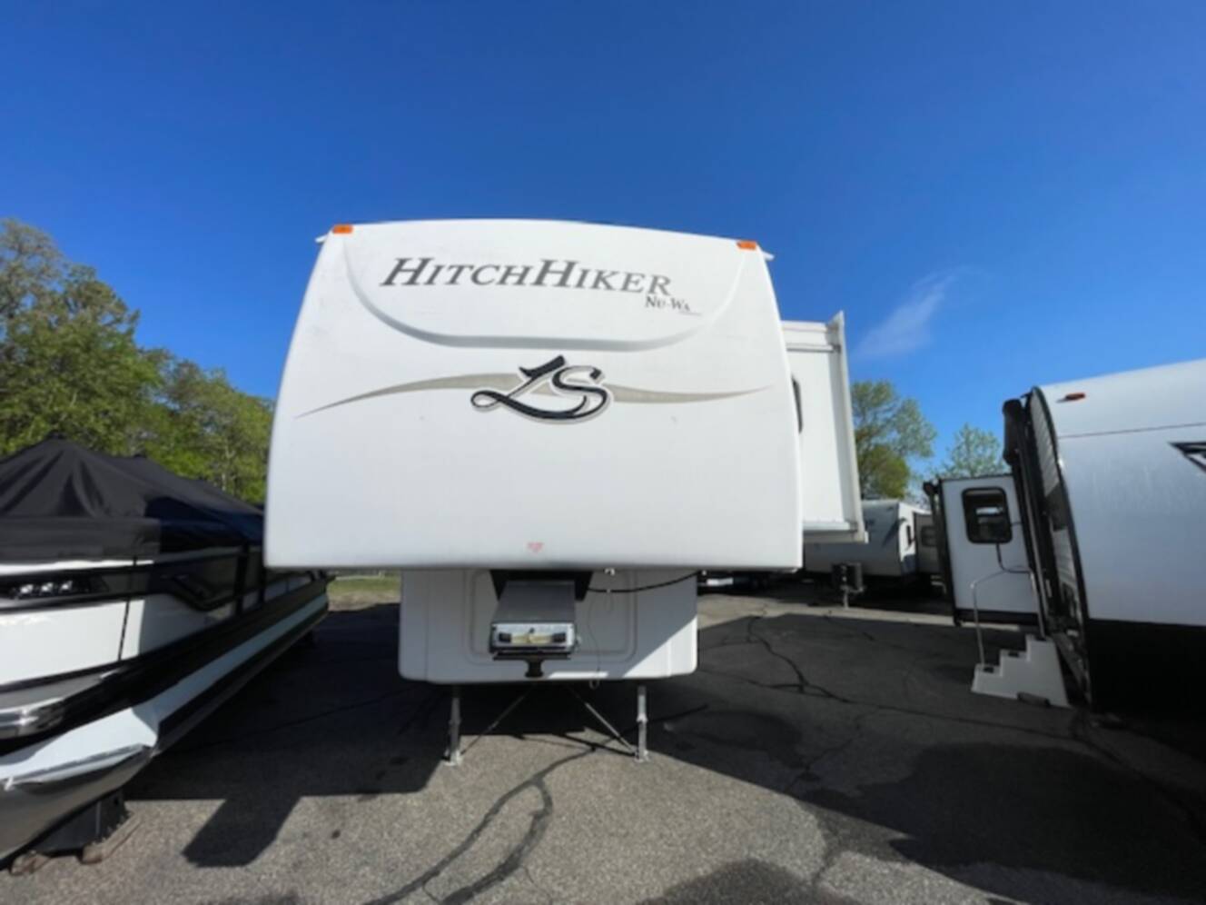 A photo of this 2011 Nu-Wa HITCHHIKER LS 29.5 FKLS