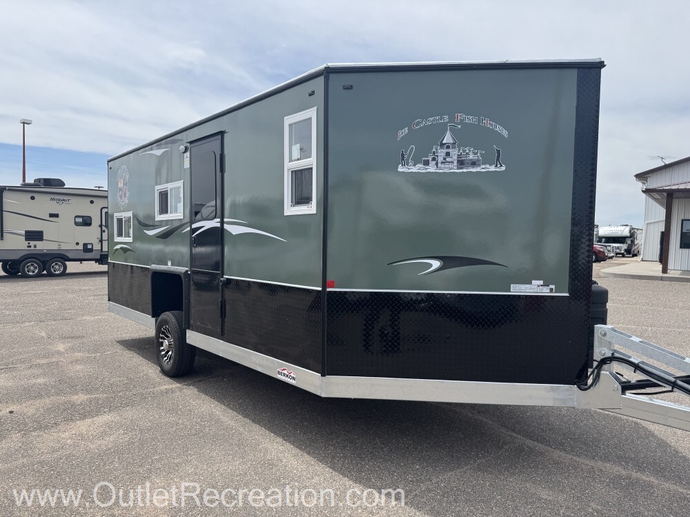2027 Ice Castle Trophy Hunter 8x17 8 X 17V in clearwater MN