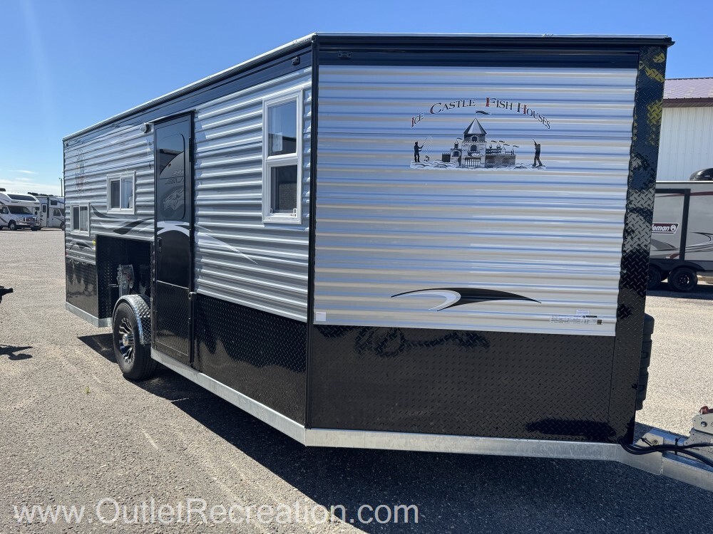 2027 Ice Castle Trophy Hunter 8x17 8 X 17V in clearwater MN