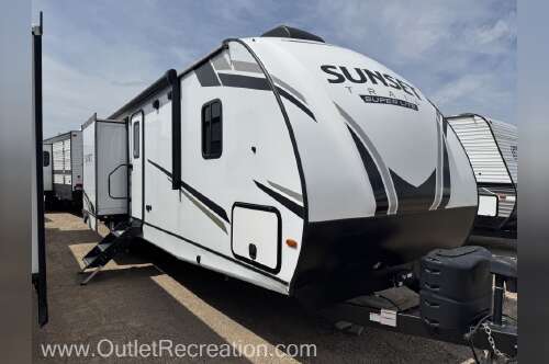 2022 Crossroads Sunset Trail Super Lite SS331BH in clearwater MN
