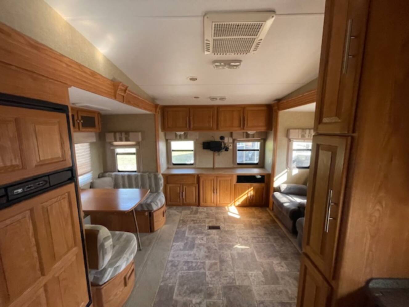 A photo of this 2011 Nu-Wa HITCHHIKER LS 29.5 FKLS