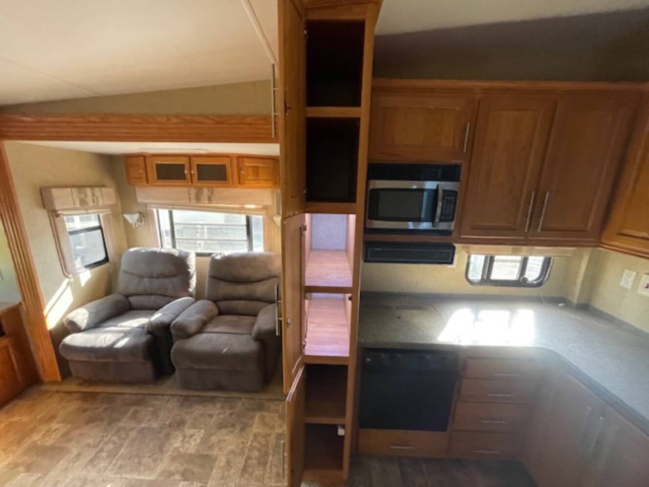 A photo of this 2011 Nu-Wa HITCHHIKER LS 29.5 FKLS