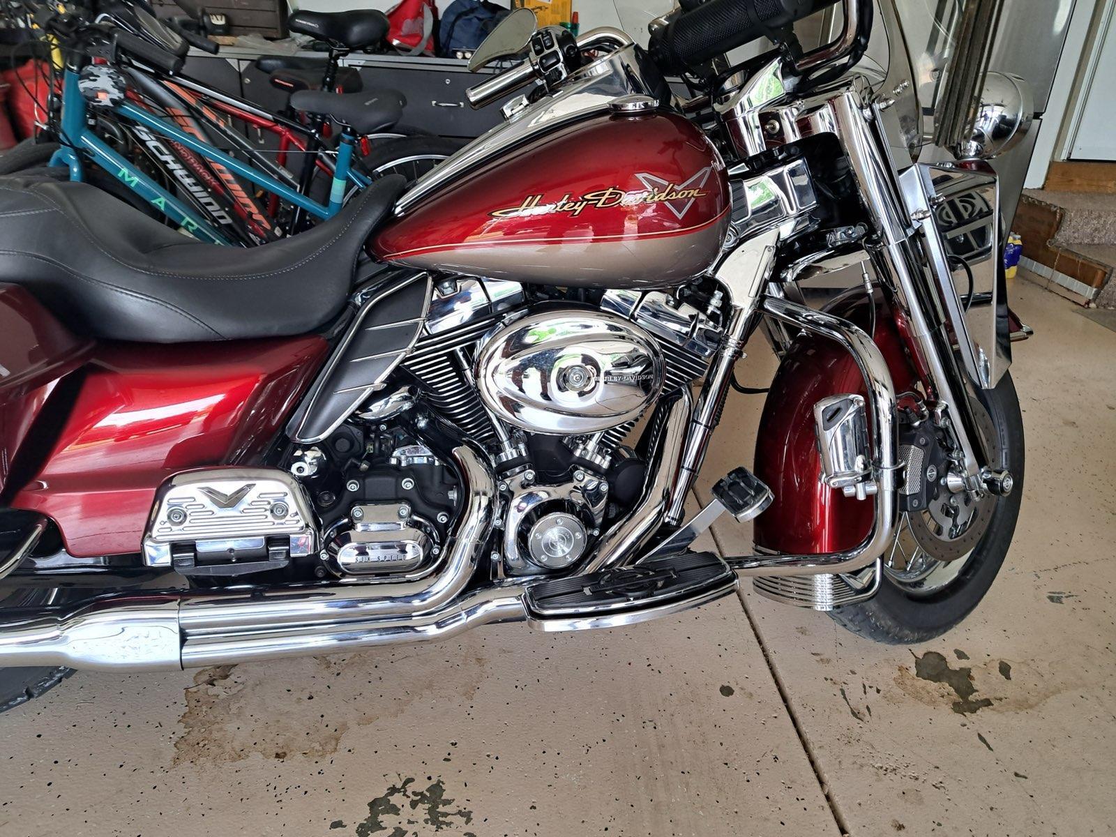 2009 Harley-Davidson ROAD KING CVO in hebron OH