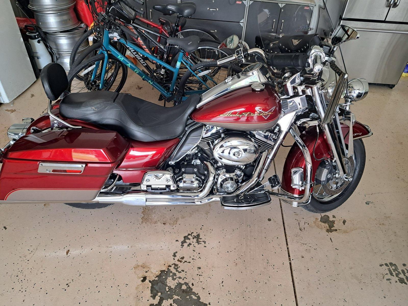 2009 Harley-Davidson ROAD KING CVO in hebron OH