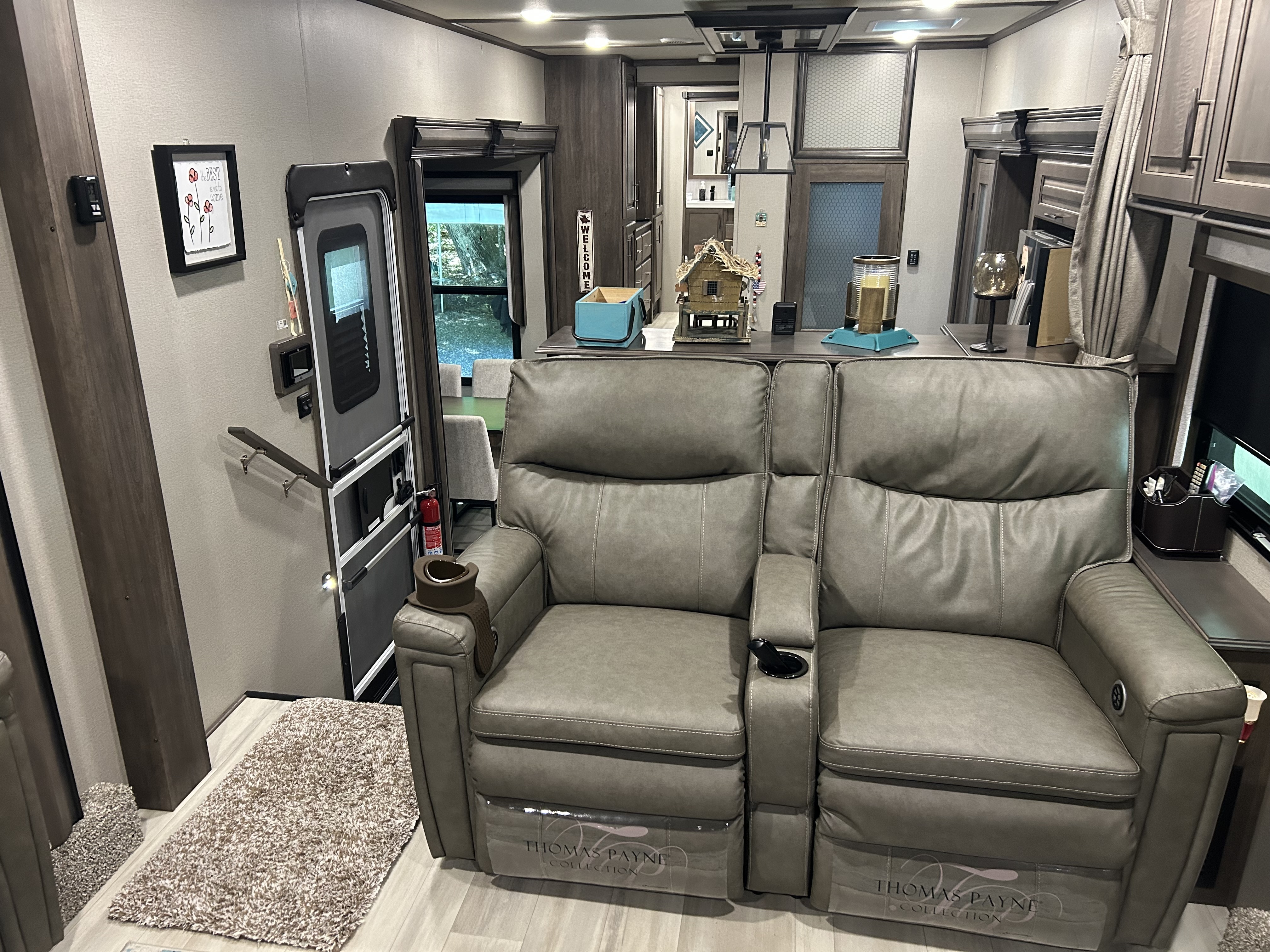 2021 Grand Design SOLITUDE 380FL R in seymour CT