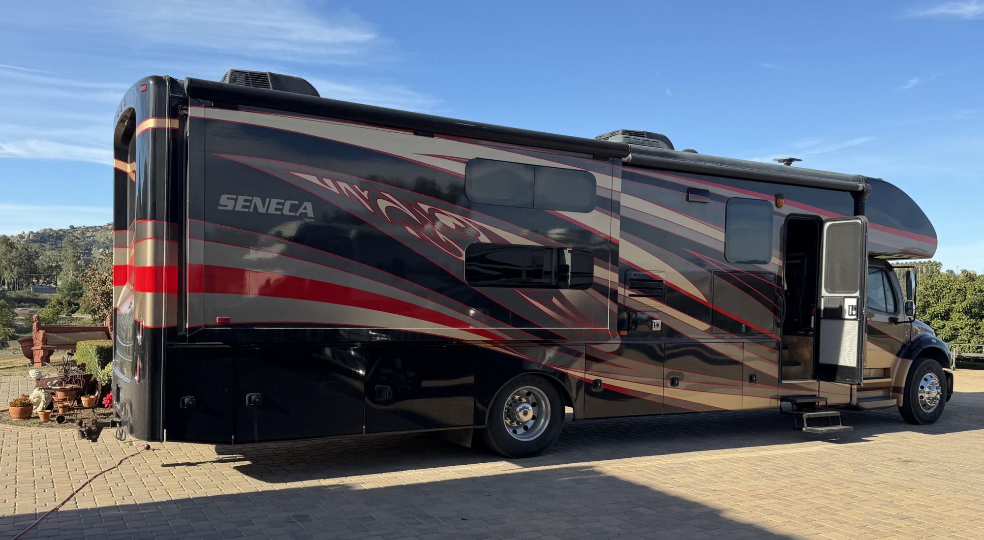 2017 Jayco SENECA 37 FS in ramona CA