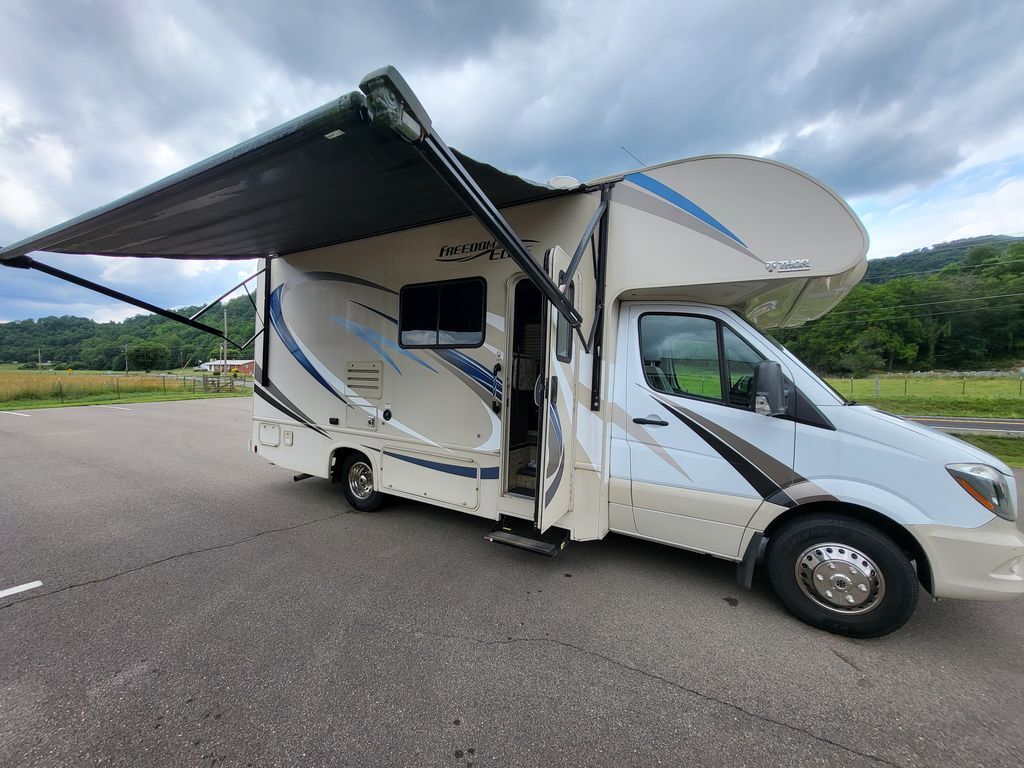 2019 Thor Motor Coach Freedom Elite 24FE in mountain city TN
