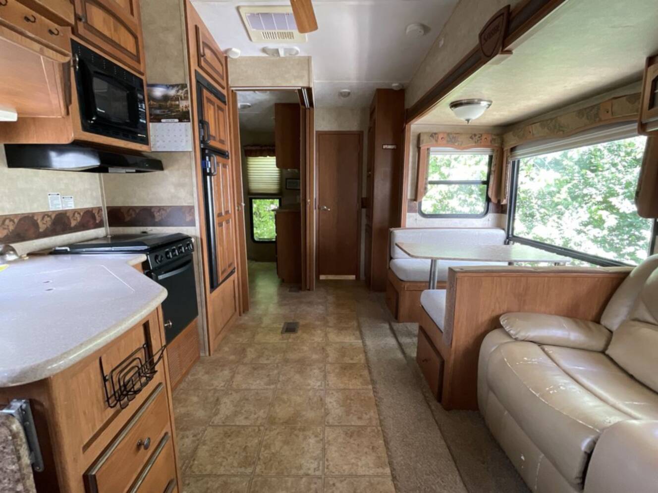 A photo of this 2011 Palomino Sabre FW 32BHTS