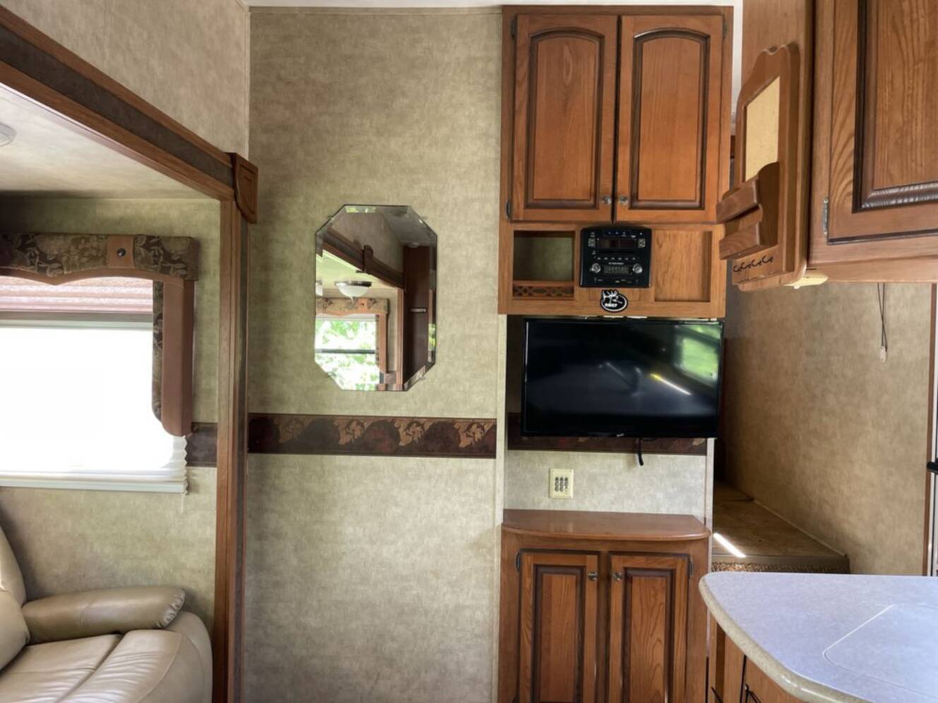 A photo of this 2011 Palomino Sabre FW 32BHTS