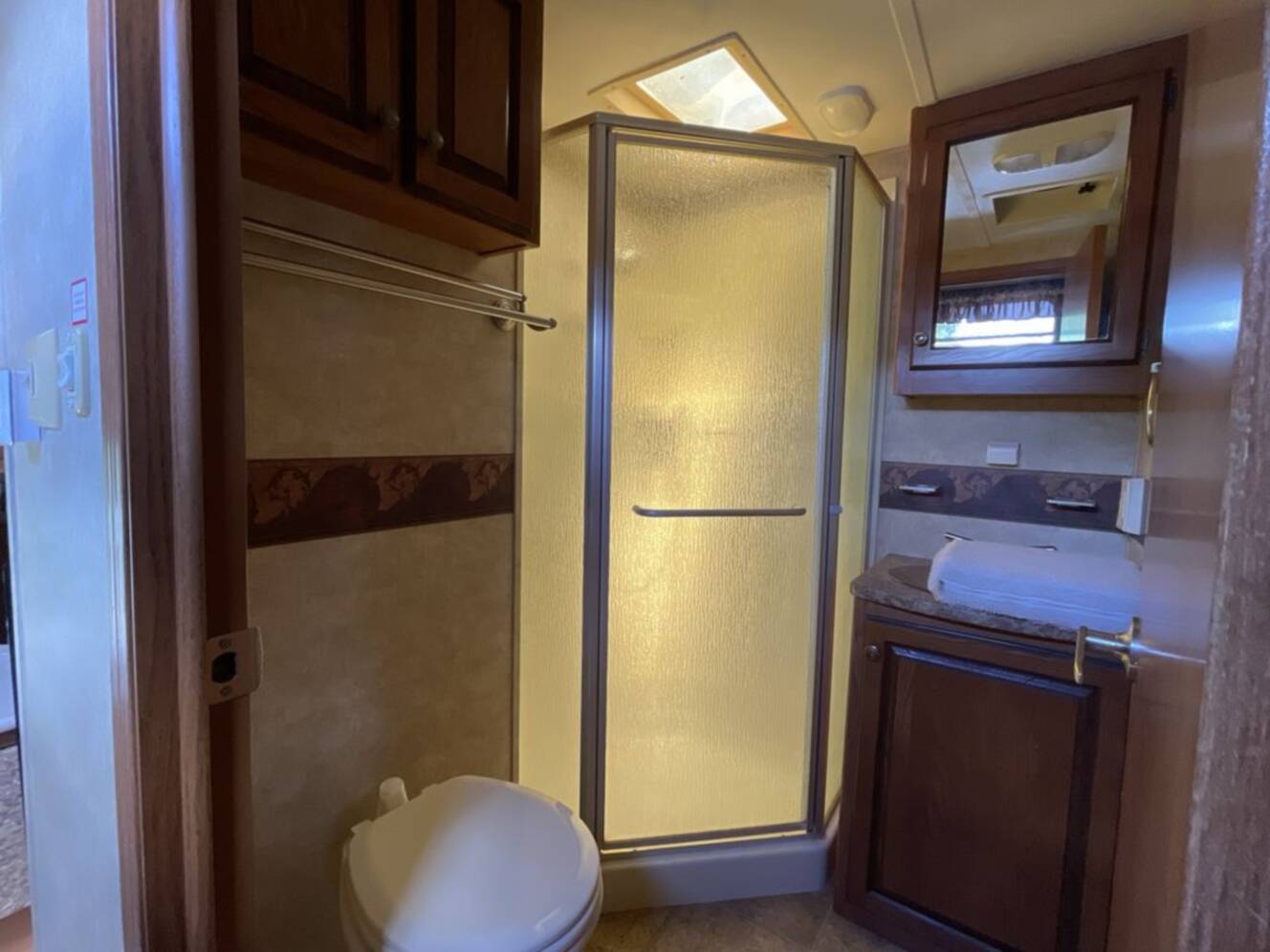 A photo of this 2011 Palomino Sabre FW 32BHTS