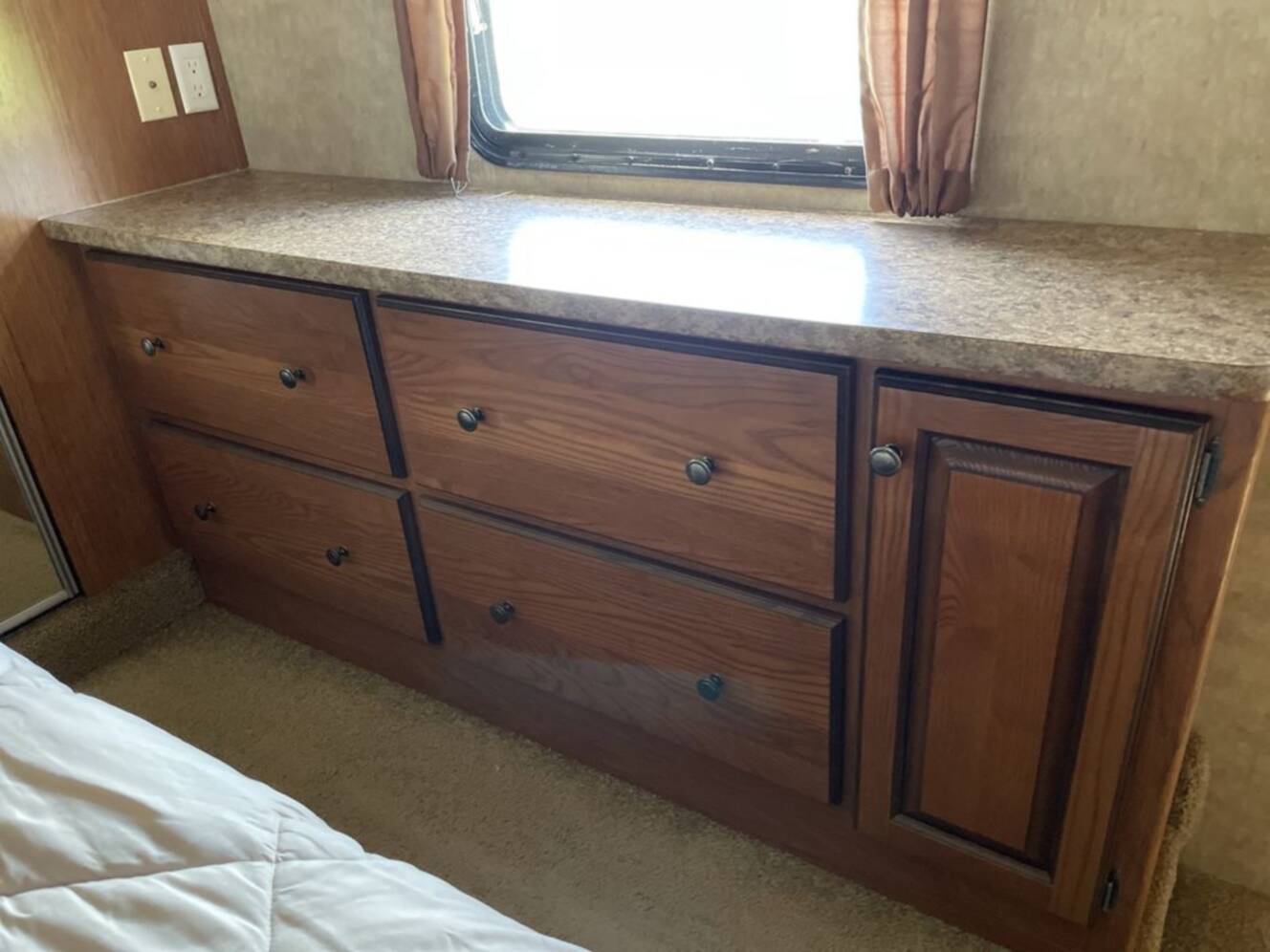 A photo of this 2011 Palomino Sabre FW 32BHTS