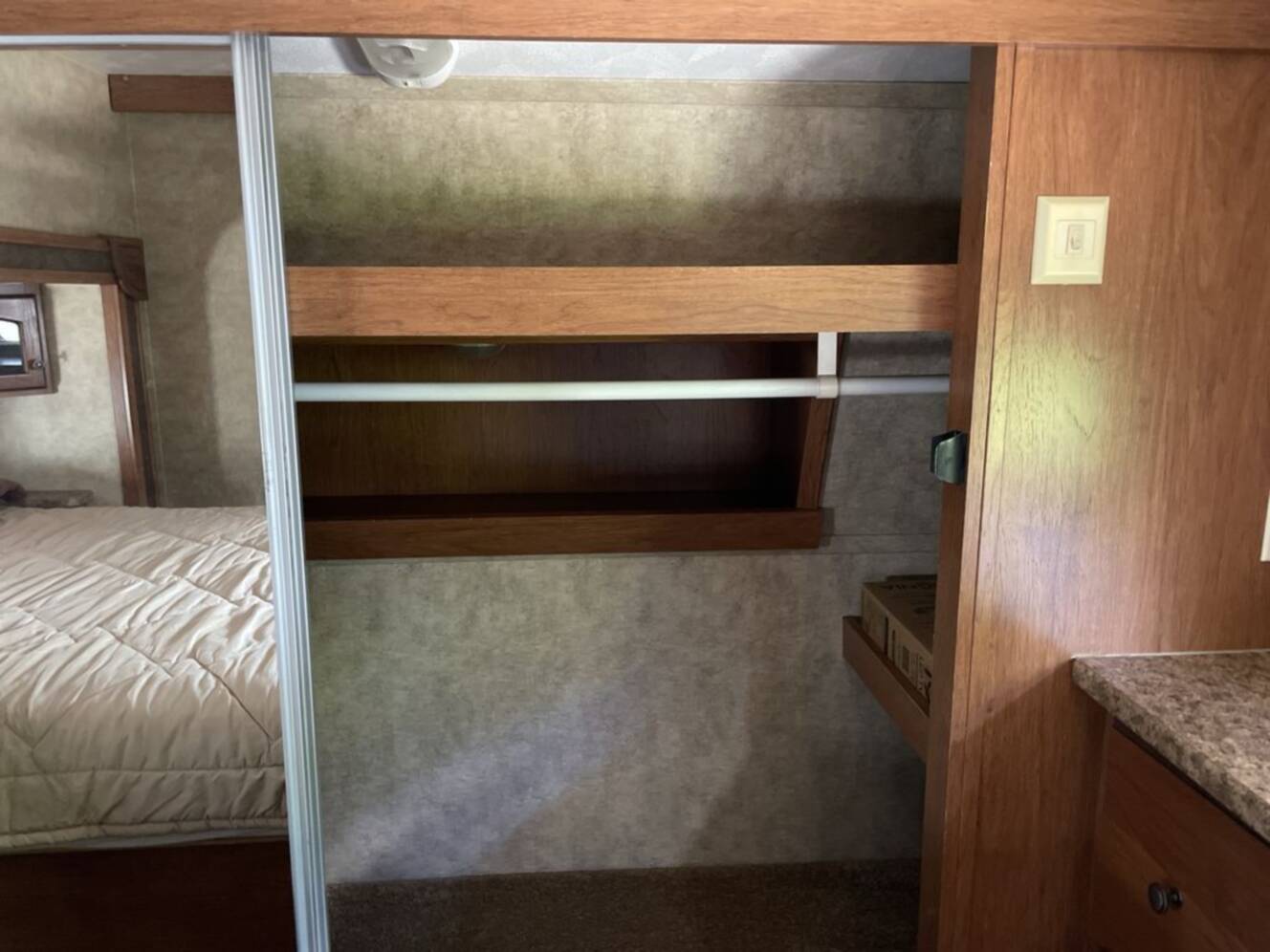 A photo of this 2011 Palomino Sabre FW 32BHTS