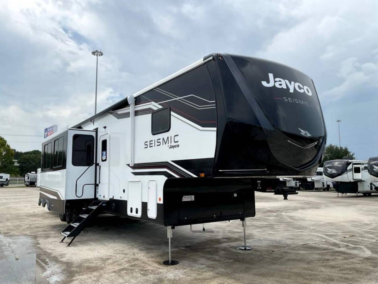 A photo of this 2026 Jayco Seismic 395