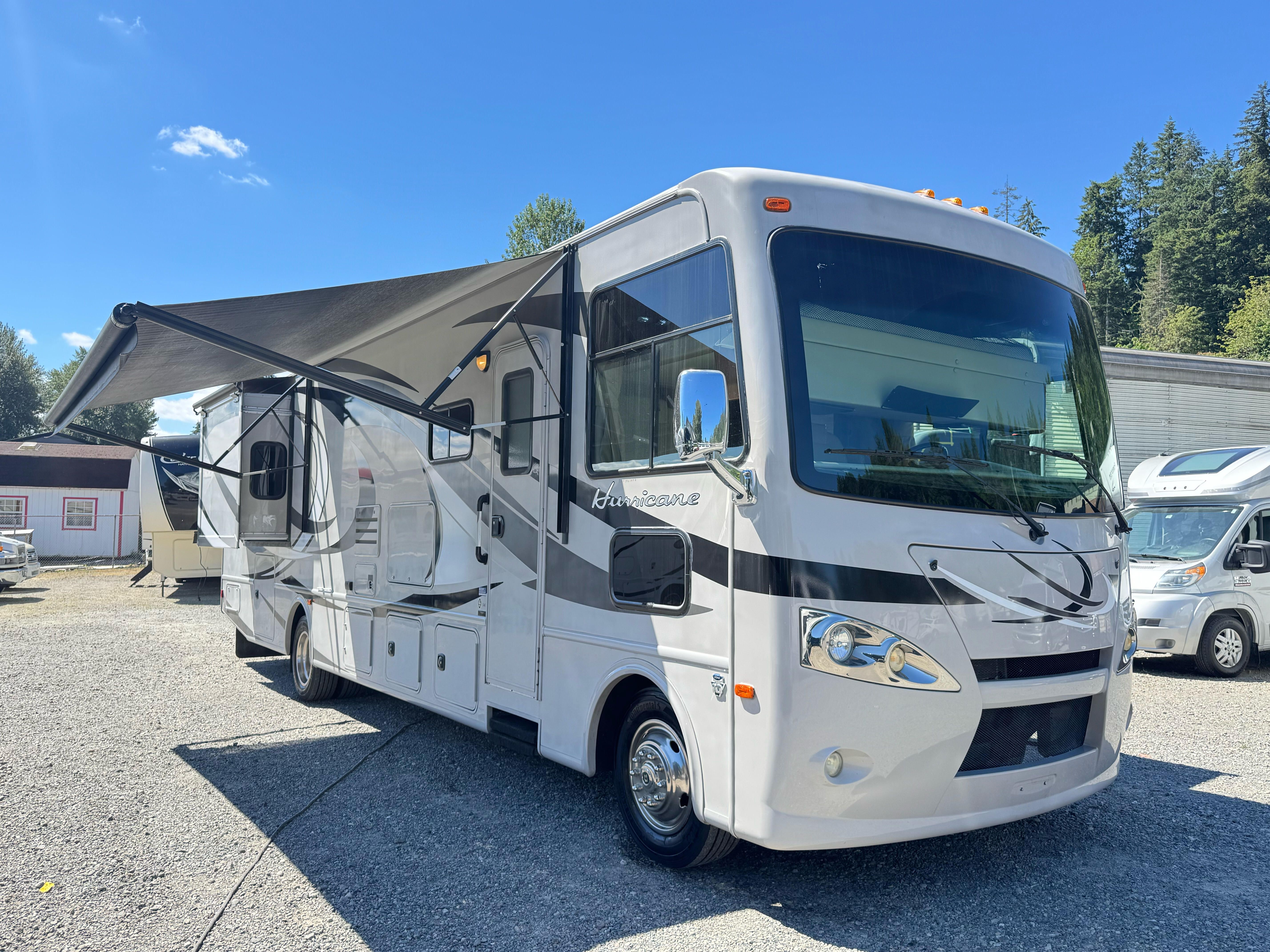 2014 Thor Motor Coach Hurricane RV