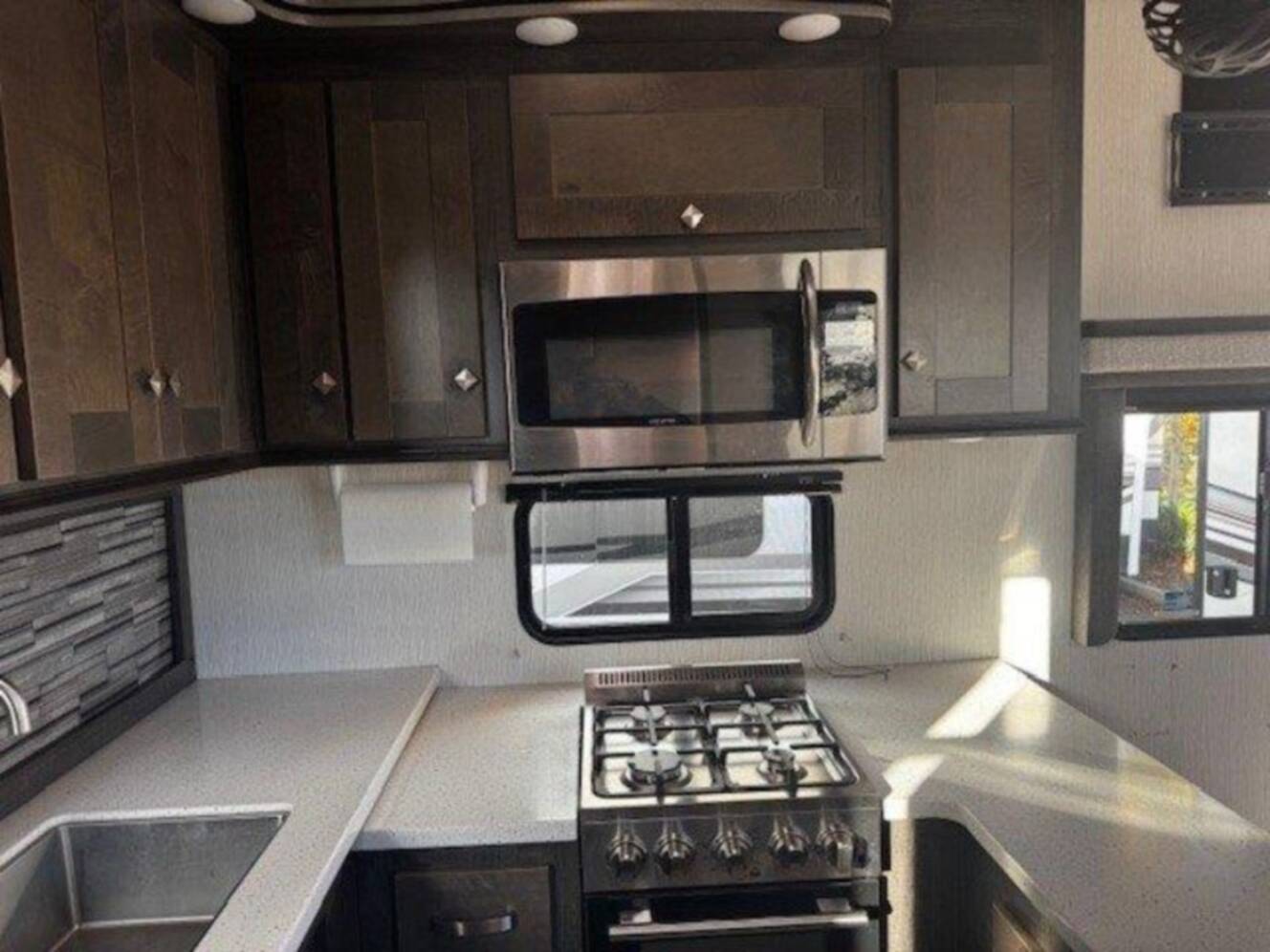 A photo of this 2020 Heartland Road Warrior RW 392