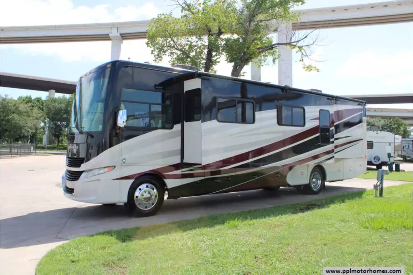 A photo of this 2019 Tiffin Allegro Open Road 36LA